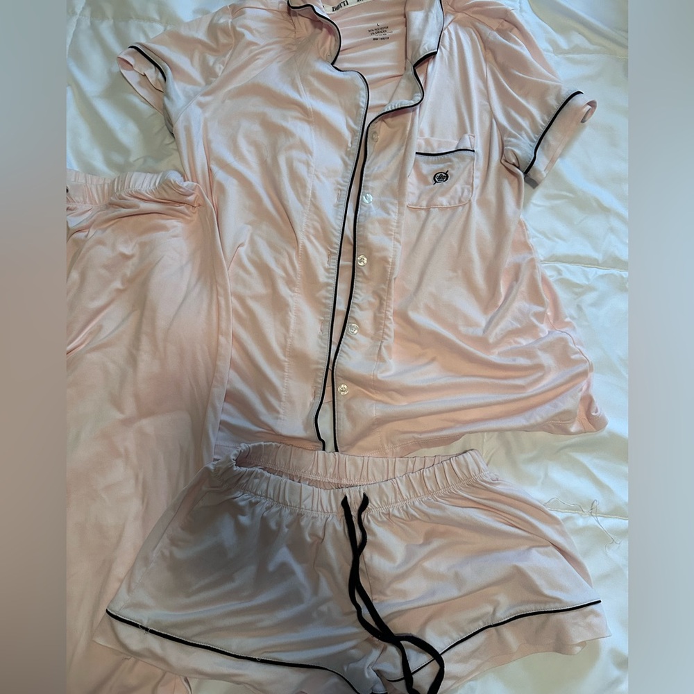 Borne pajamas